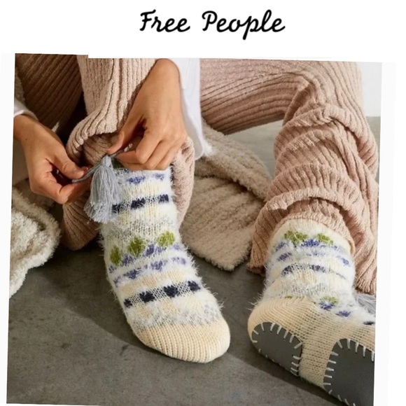 NWT Free People So Soft
Vintage Slippers Infused w/Shea
Butter Size L/XL (8-10)